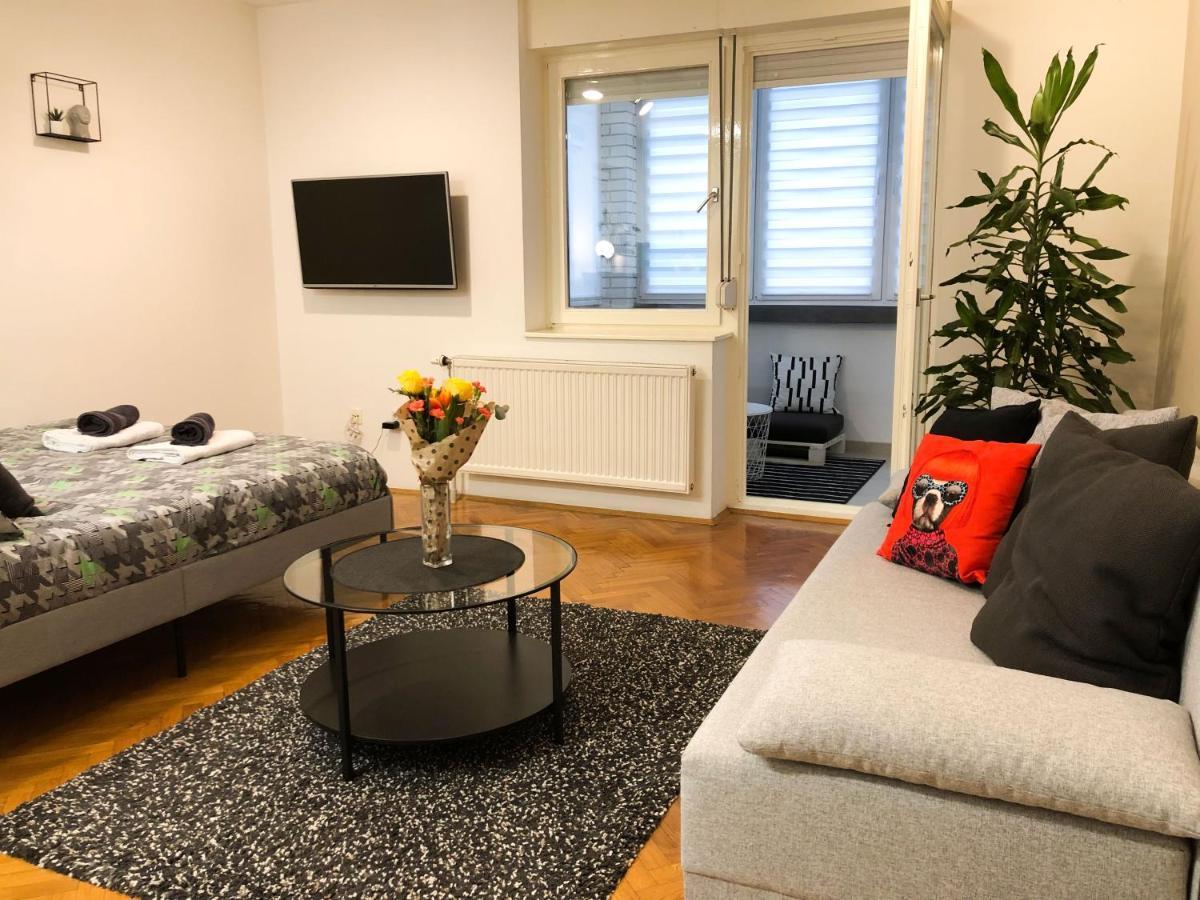Promo - Flora Apartment Новий Сад Екстер'єр фото